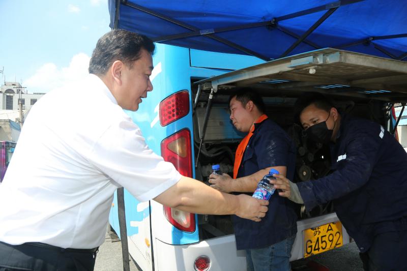 1532306723312552.jpg 董事长1_meitu_1.jpg