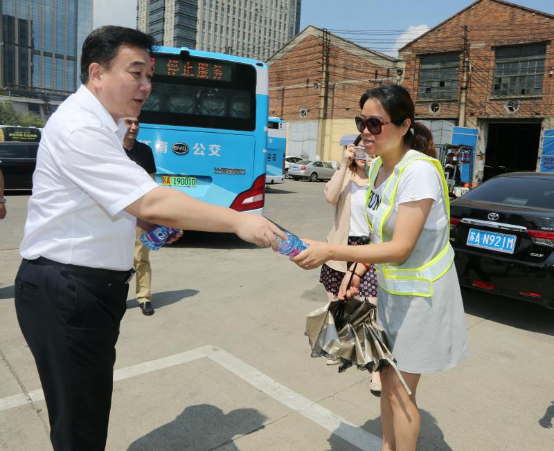 1532306769491728.jpg 董事长3_meitu_2.jpg