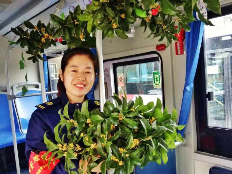 1540345228990868.jpg 桂花香车.jpg