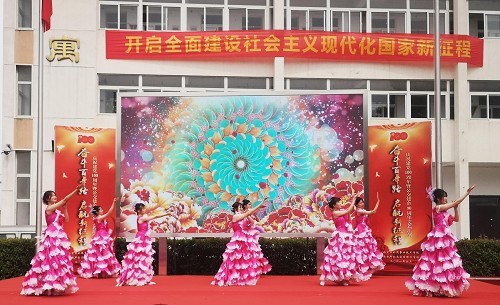 开场舞.jpg 开场舞.jpg