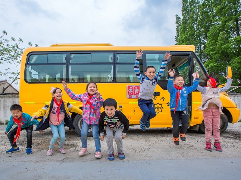 六合玉带中心小学孩子们准备放学.jpg